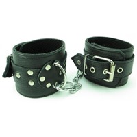 BDSM Арсенал кожаные наручники с заклепками, черные
На регулируемых ремешках