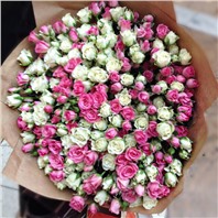 Букет из 39 веточек кустовых роз